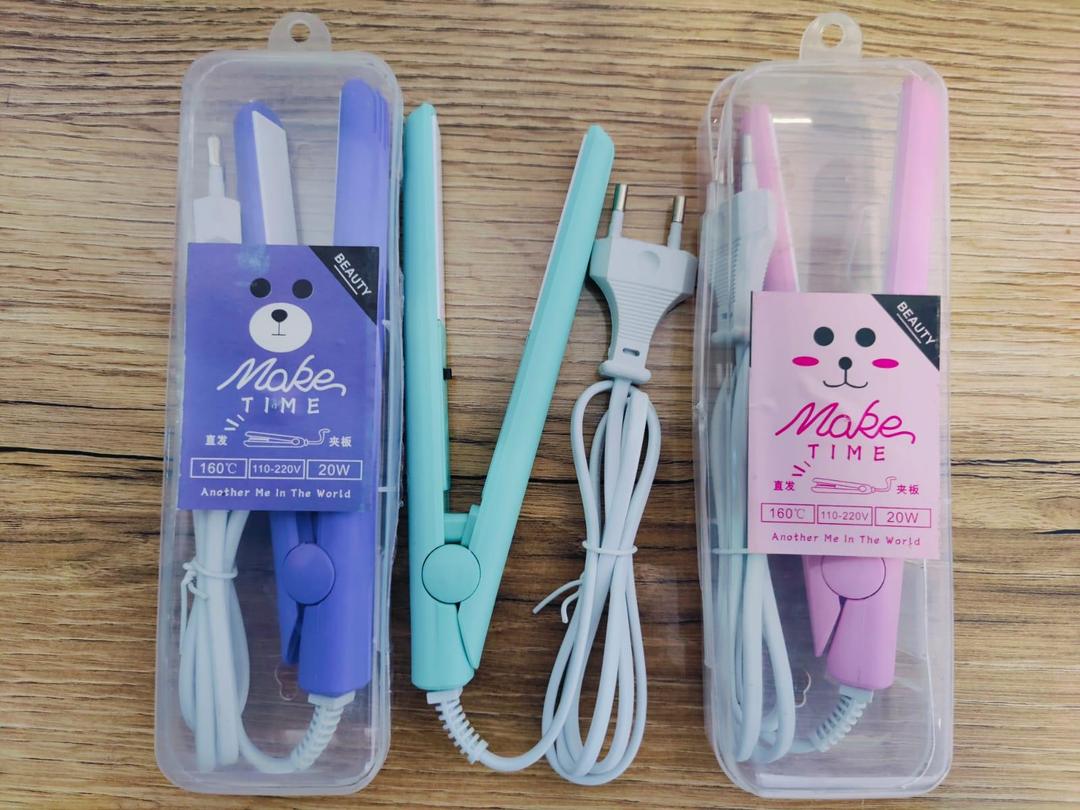 Lightweight &amp; Portable Mini Hair Straightener